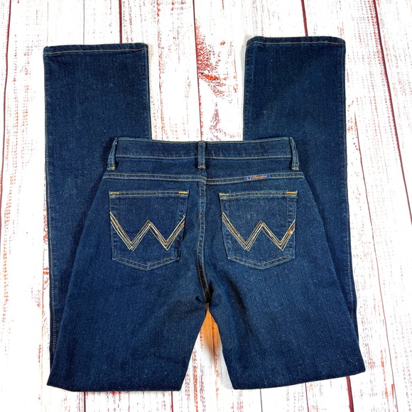 Wrangler Women's Q-Baby Dark Wash Bootcut Jeans Size 1/2 X 34 - Picture 1 of 10
